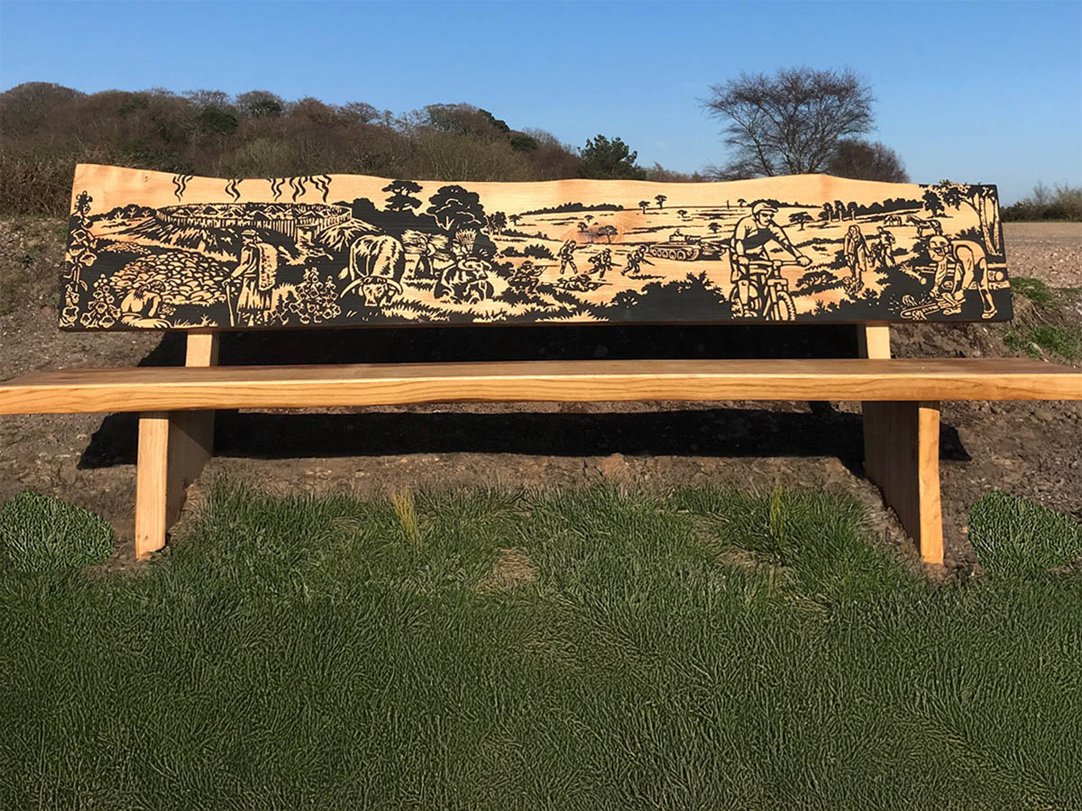 Viewpoint bench people resize-grass scroll